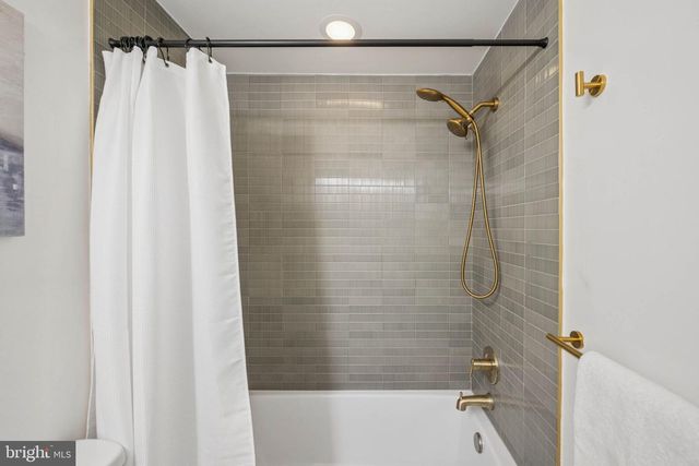 8227 WHITE STAR XING, Pasadena, MD 21122