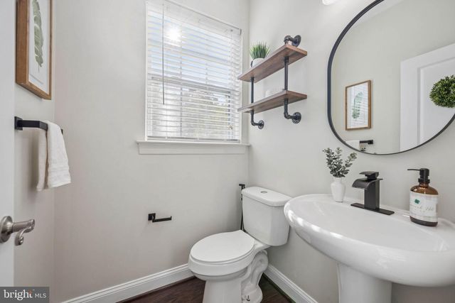 8227 WHITE STAR XING, Pasadena, MD 21122