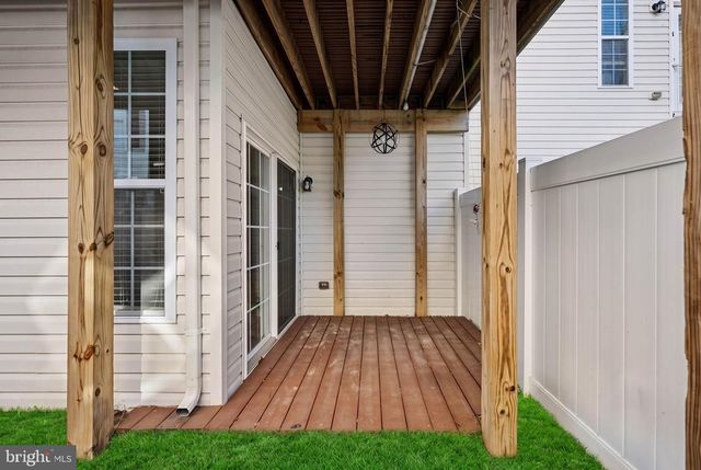 8227 WHITE STAR XING, Pasadena, MD 21122