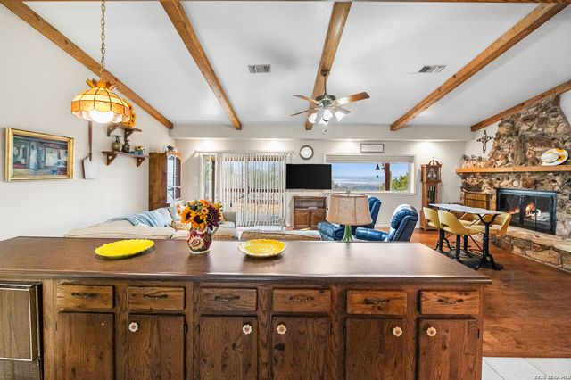 1130 Crossbow, Canyon Lake, TX 78133