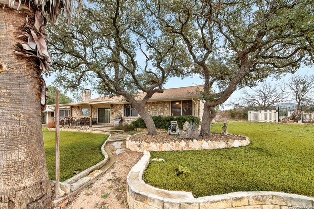 1130 Crossbow, Canyon Lake, TX 78133