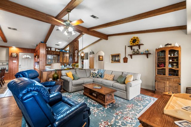 1130 Crossbow, Canyon Lake, TX 78133