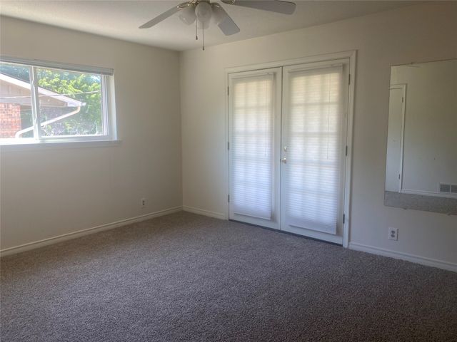 108 W Fairview Street, Sherman, TX 75092