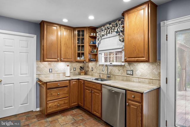 206 CROYDEN DR, Cherry Hill, NJ 08003