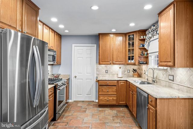 206 CROYDEN DR, Cherry Hill, NJ 08003