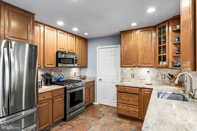 206 CROYDEN DR, Cherry Hill, NJ 08003