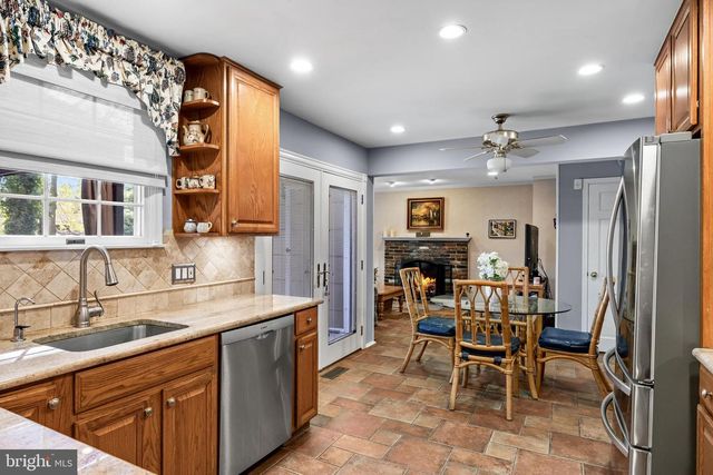 206 CROYDEN DR, Cherry Hill, NJ 08003
