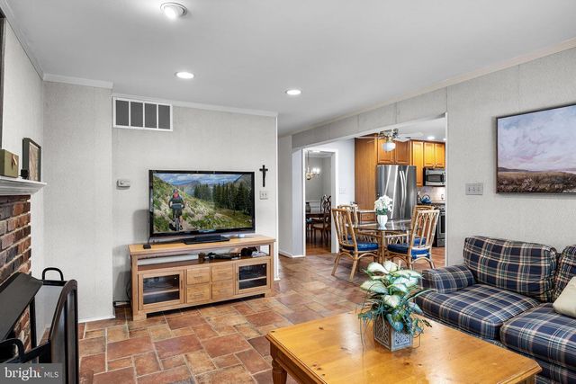 206 CROYDEN DR, Cherry Hill, NJ 08003