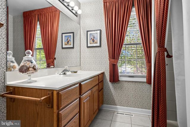 206 CROYDEN DR, Cherry Hill, NJ 08003