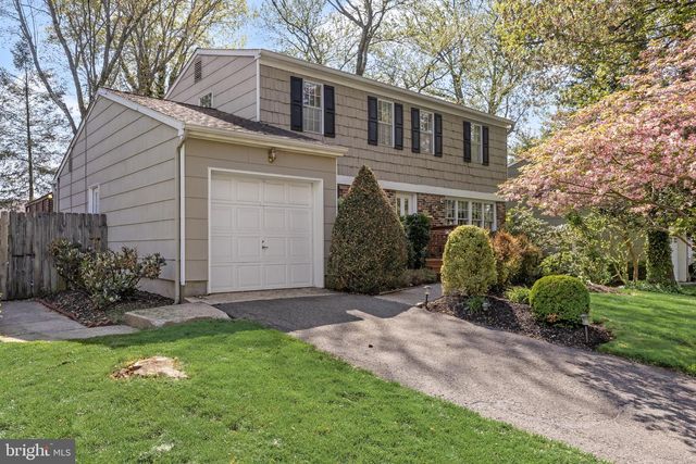 206 CROYDEN DR, Cherry Hill, NJ 08003