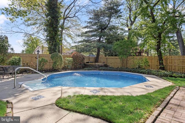 206 CROYDEN DR, Cherry Hill, NJ 08003