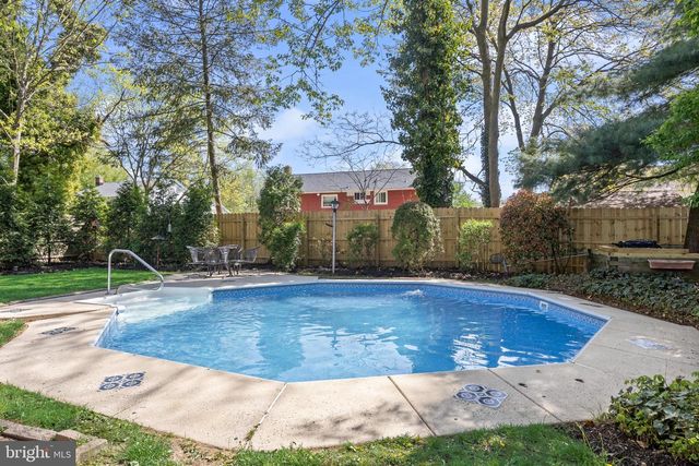 206 CROYDEN DR, Cherry Hill, NJ 08003