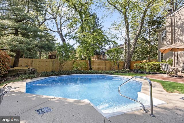 206 CROYDEN DR, Cherry Hill, NJ 08003
