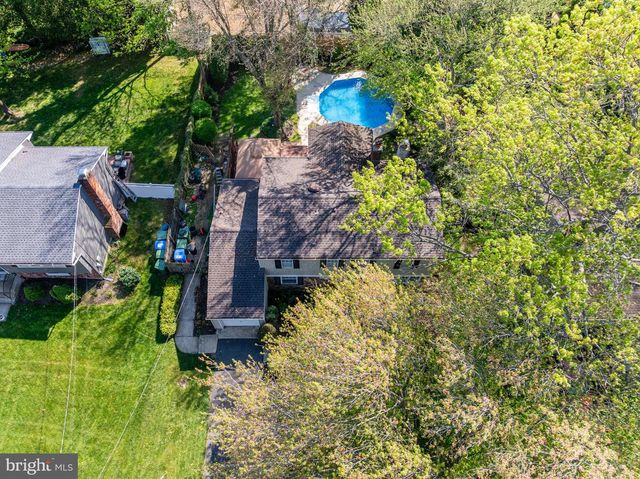 206 CROYDEN DR, Cherry Hill, NJ 08003