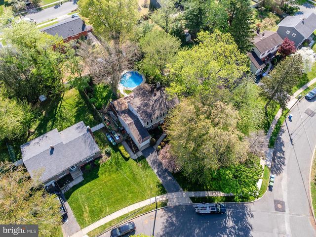 206 CROYDEN DR, Cherry Hill, NJ 08003