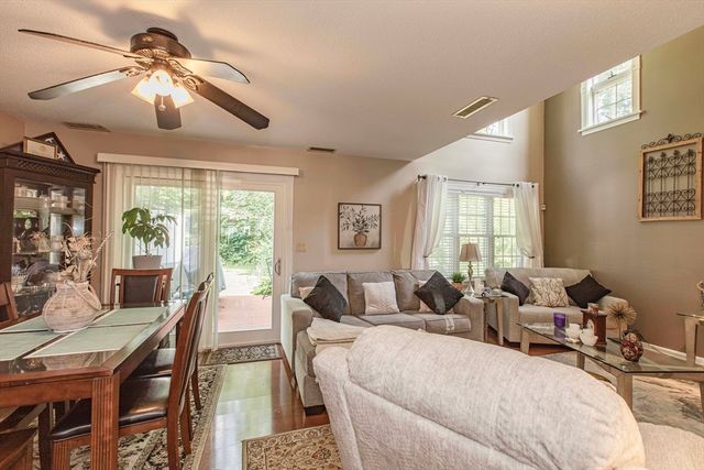 125 Highland Street 402, Taunton, MA 02780