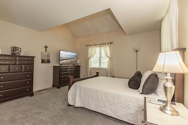 125 Highland Street 402, Taunton, MA 02780