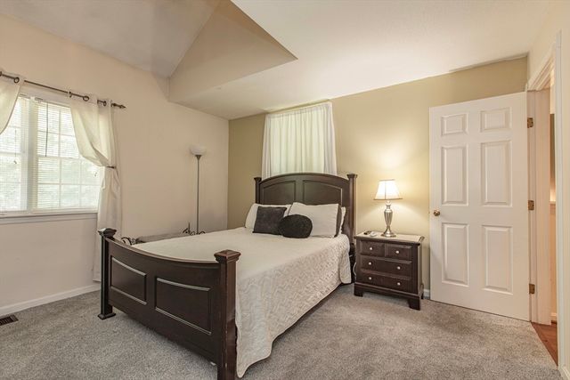 125 Highland Street 402, Taunton, MA 02780