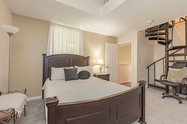 125 Highland Street 402, Taunton, MA 02780