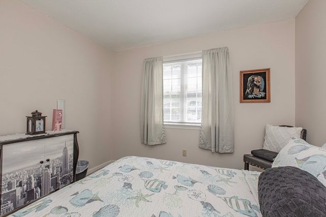 125 Highland Street 402, Taunton, MA 02780