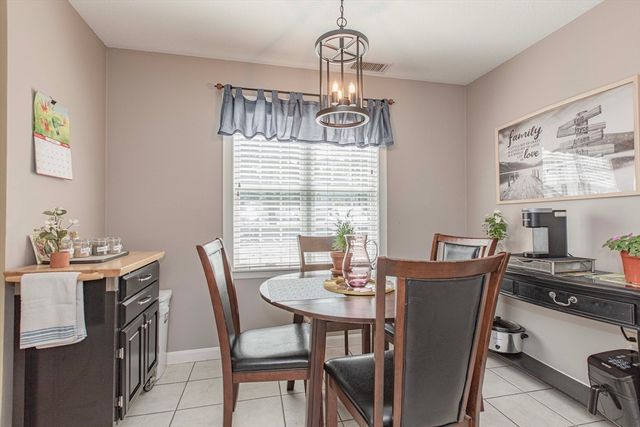 125 Highland Street 402, Taunton, MA 02780