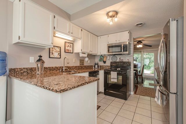125 Highland Street 402, Taunton, MA 02780
