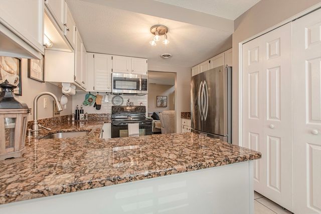 125 Highland Street 402, Taunton, MA 02780