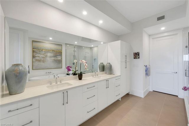 1125 Central AVE 571, Naples, FL 34102