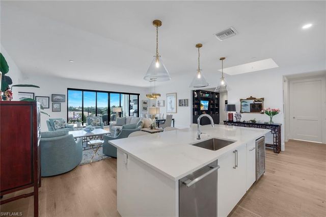1125 Central AVE 571, Naples, FL 34102