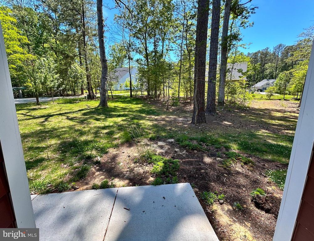 Image 11 of property listing at 15115 BAYSHIRE PL, Swan Point, MD 20645