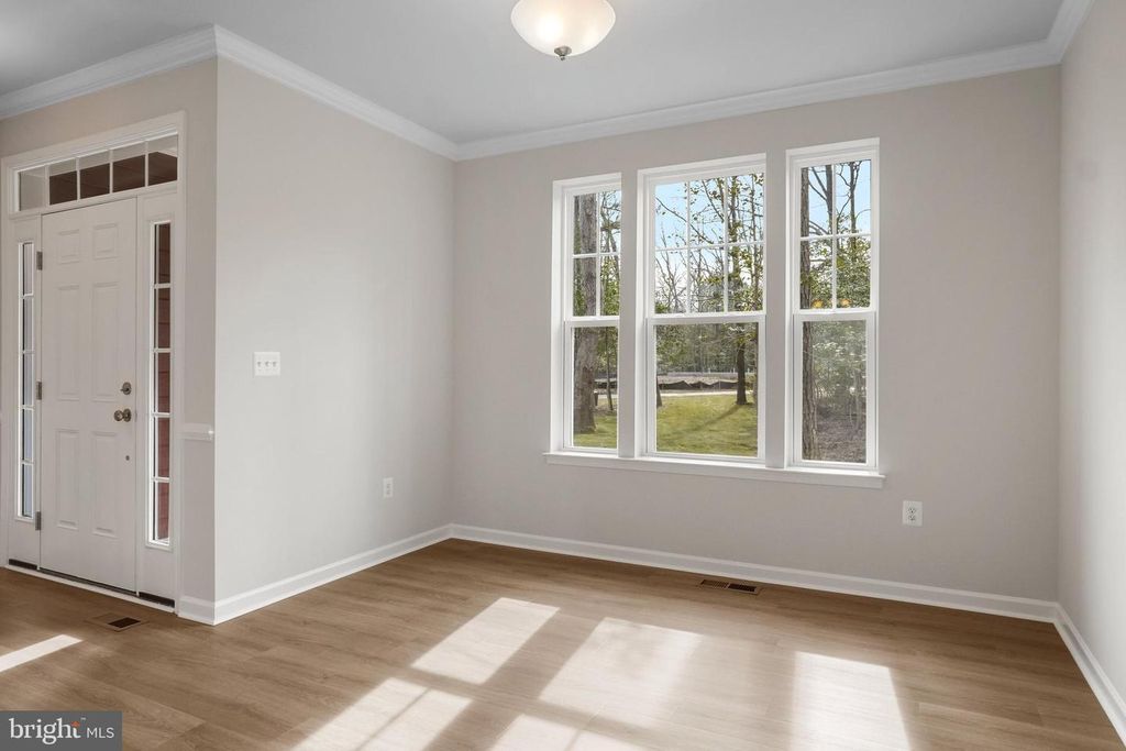 Image 16 of property listing at 15115 BAYSHIRE PL, Swan Point, MD 20645