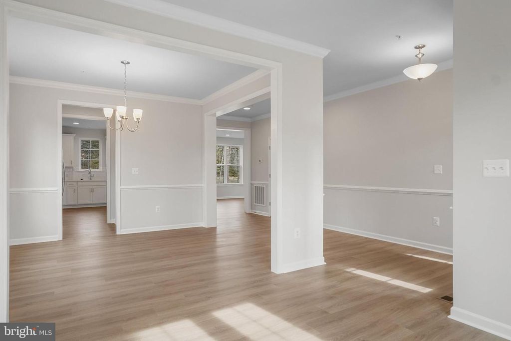 Image 19 of property listing at 15115 BAYSHIRE PL, Swan Point, MD 20645