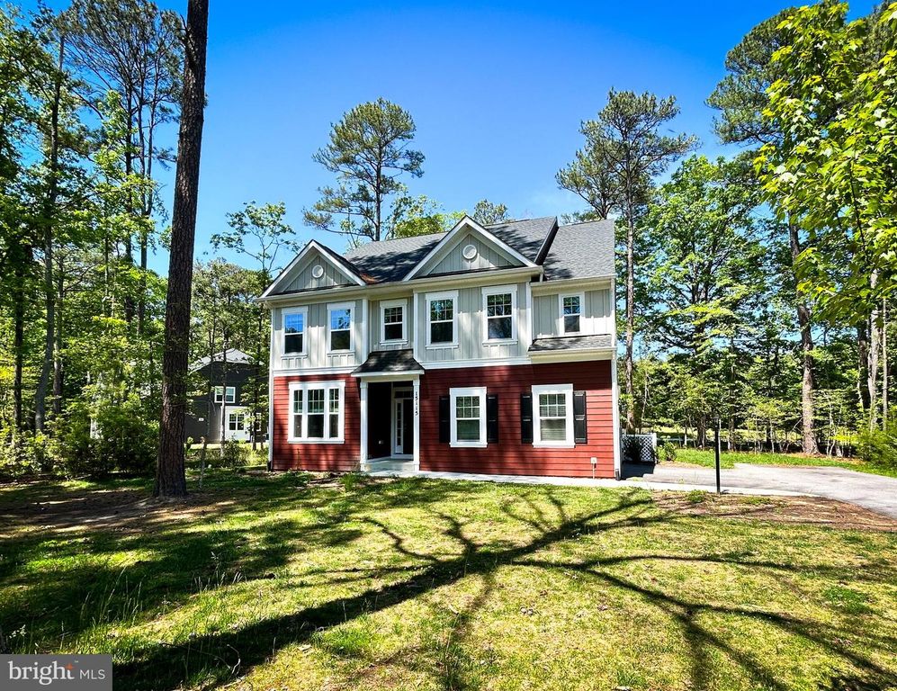 Image 2 of property listing at 15115 BAYSHIRE PL, Swan Point, MD 20645