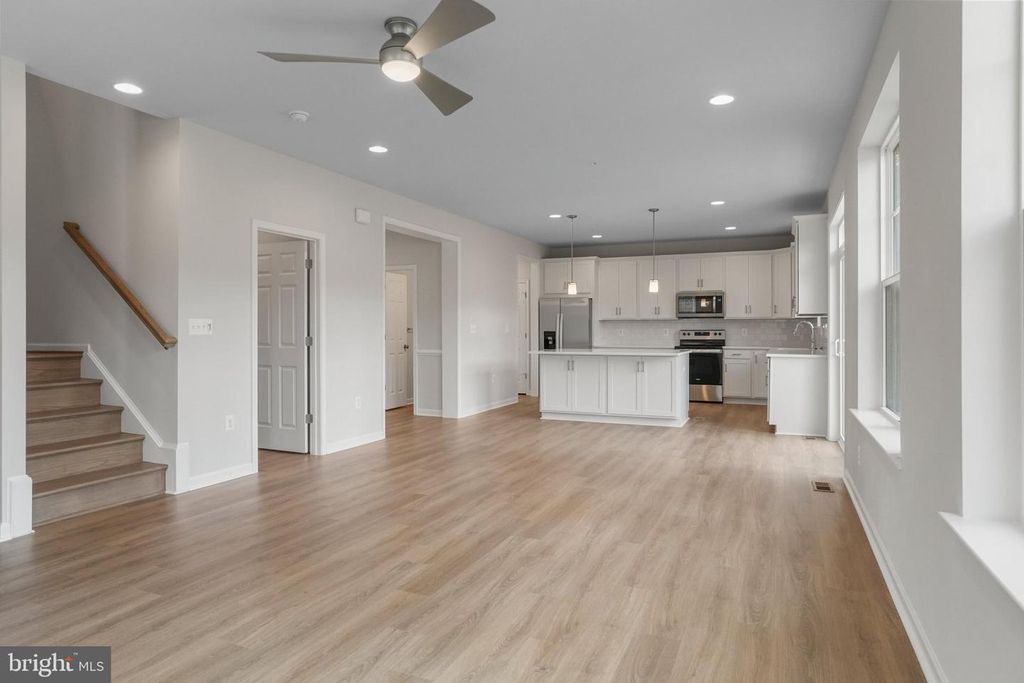 Image 32 of property listing at 15115 BAYSHIRE PL, Swan Point, MD 20645