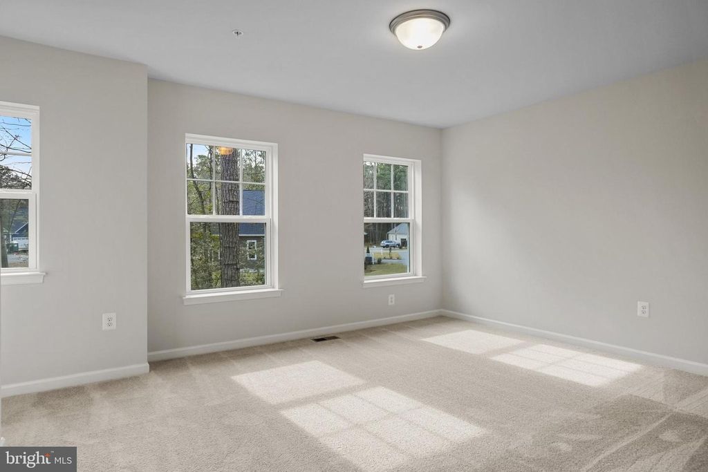 Image 38 of property listing at 15115 BAYSHIRE PL, Swan Point, MD 20645