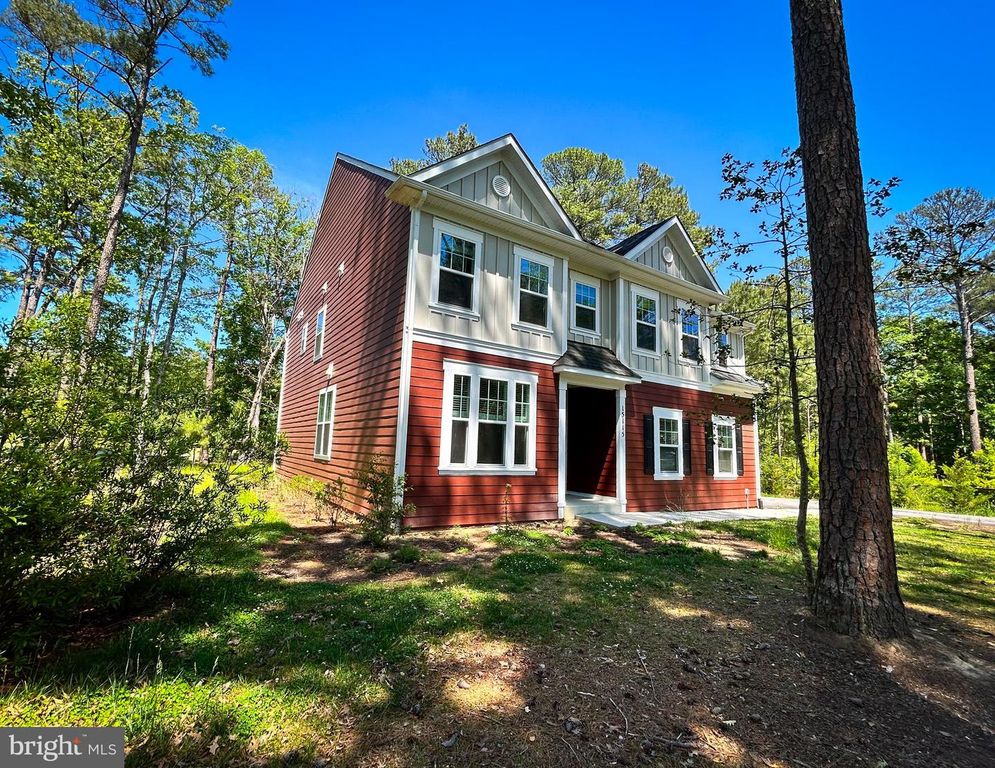 Image 4 of property listing at 15115 BAYSHIRE PL, Swan Point, MD 20645