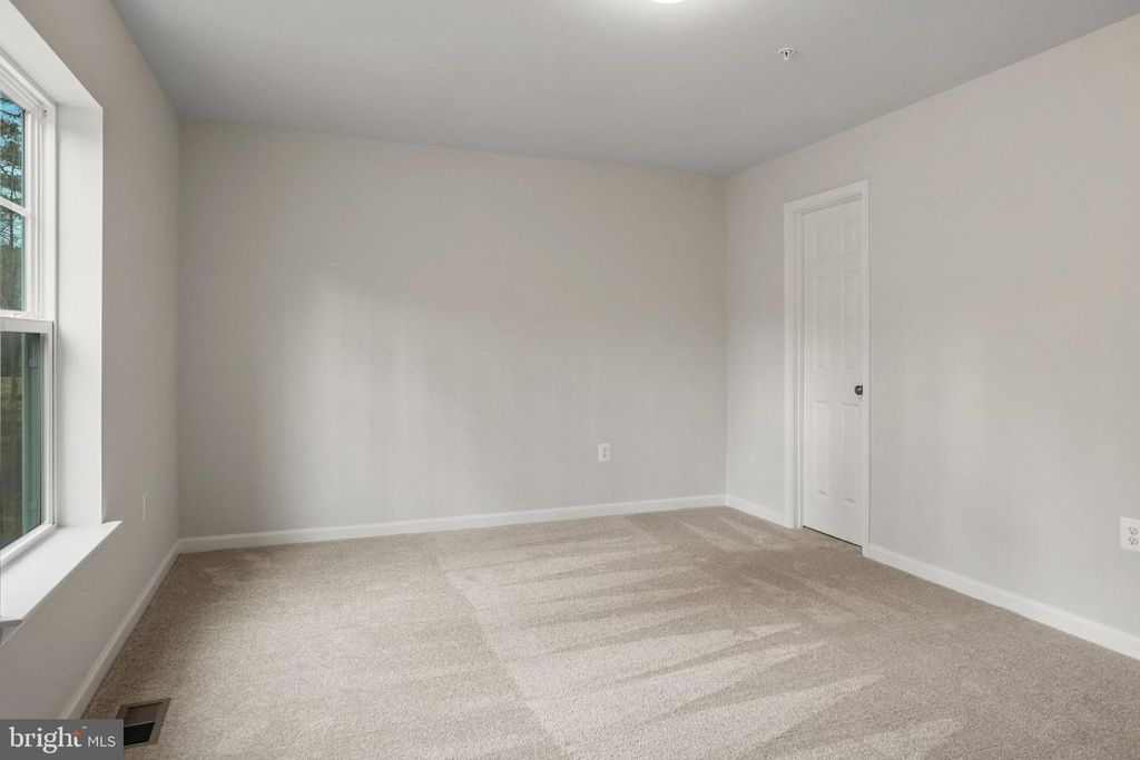 Image 40 of property listing at 15115 BAYSHIRE PL, Swan Point, MD 20645