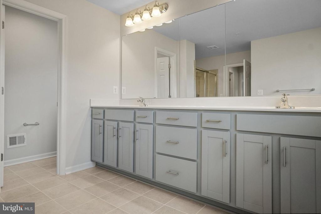 Image 47 of property listing at 15115 BAYSHIRE PL, Swan Point, MD 20645