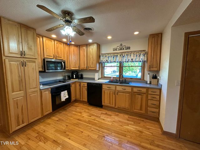 131 Southwest Beverly Avenue, Wise, VA 24293