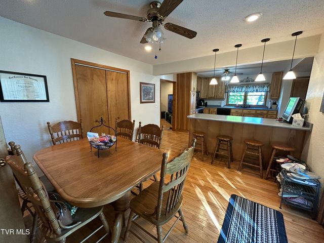 131 Southwest Beverly Avenue, Wise, VA 24293
