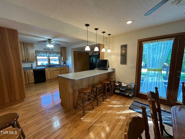 131 Southwest Beverly Avenue, Wise, VA 24293