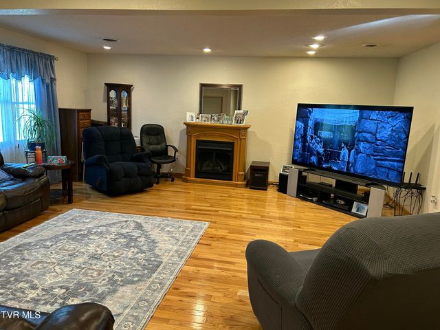 131 Southwest Beverly Avenue, Wise, VA 24293