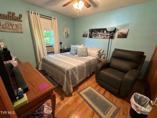 131 Southwest Beverly Avenue, Wise, VA 24293