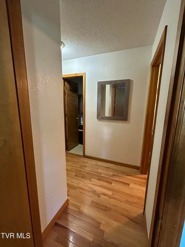 131 Southwest Beverly Avenue, Wise, VA 24293
