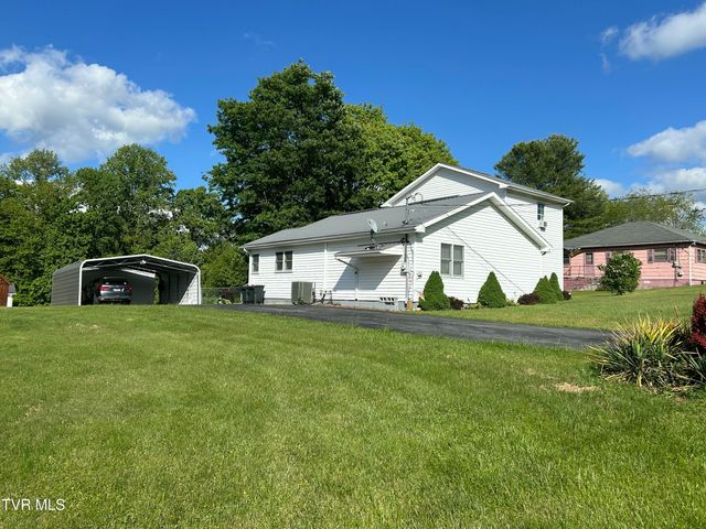 131 Southwest Beverly Avenue, Wise, VA 24293