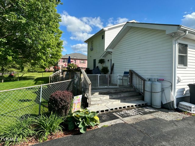 131 Southwest Beverly Avenue, Wise, VA 24293