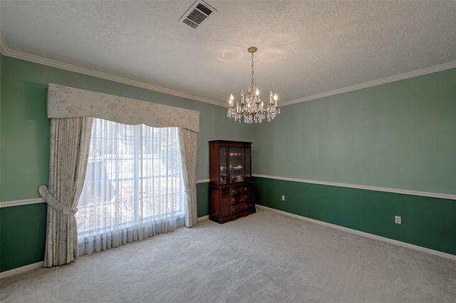 108 Rolling Hills Drive, Conroe, TX 77304