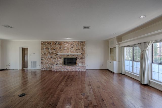 108 Rolling Hills Drive, Conroe, TX 77304