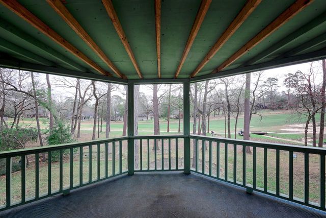 108 Rolling Hills Drive, Conroe, TX 77304