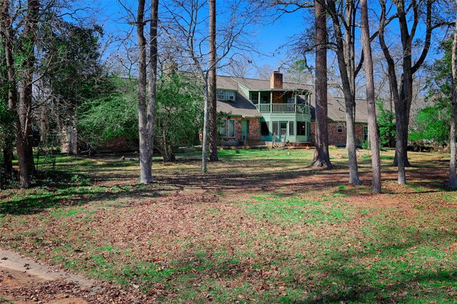 108 Rolling Hills Drive, Conroe, TX 77304